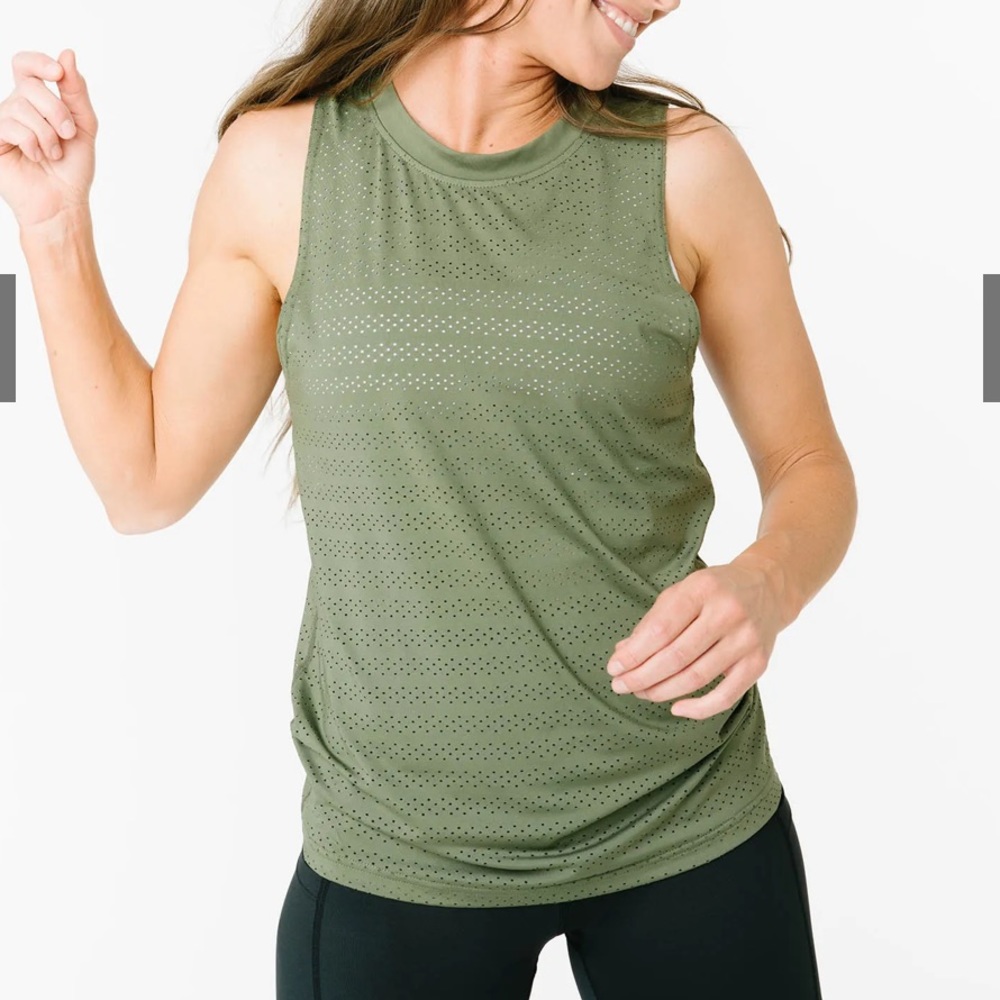 Zyia Active Olive Chill Tank Size Medium